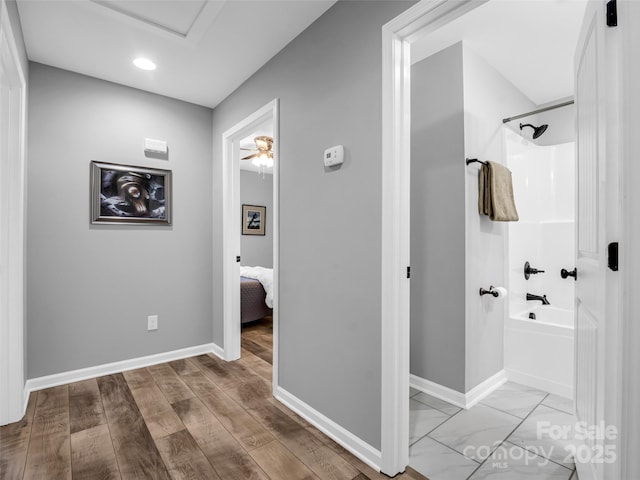 bathroom with tub / shower combination