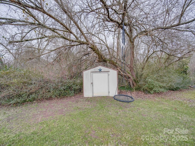 view of outdoor structure with a yard