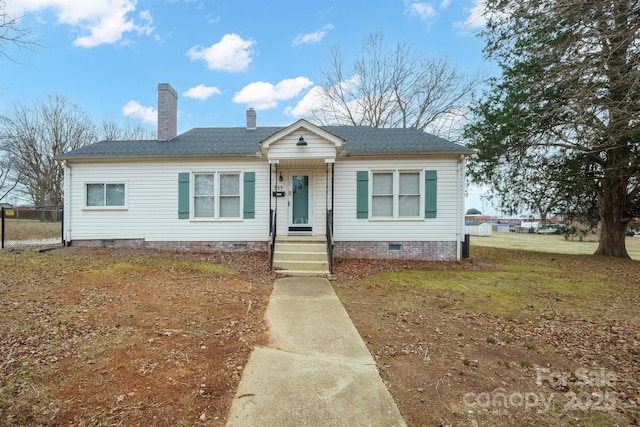 view of front of home featuring a front yard