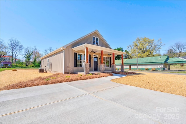 604 E Ridge St, Kings Mountain, NC 28086 - view of front facade with central air condition unit, covered porch, and ceiling fan