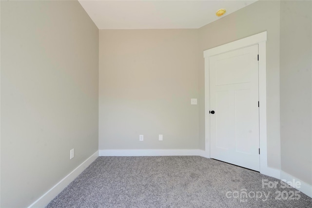 604 E Ridge St, Kings Mountain, NC 28086 - carpeted empty room featuring baseboards