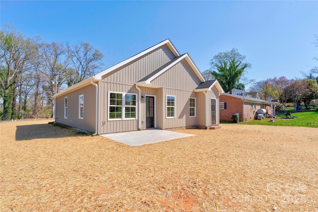 604 E Ridge St, Kings Mountain, NC 28086 - rear view of property featuring a patio area