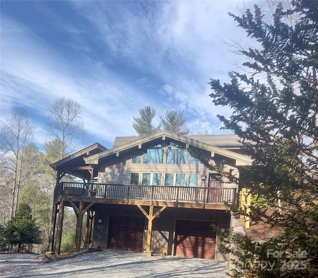 view of front of house featuring a garage