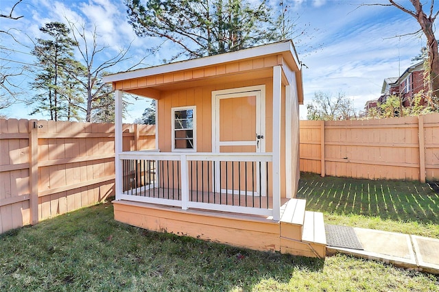 view of outdoor structure featuring a yard