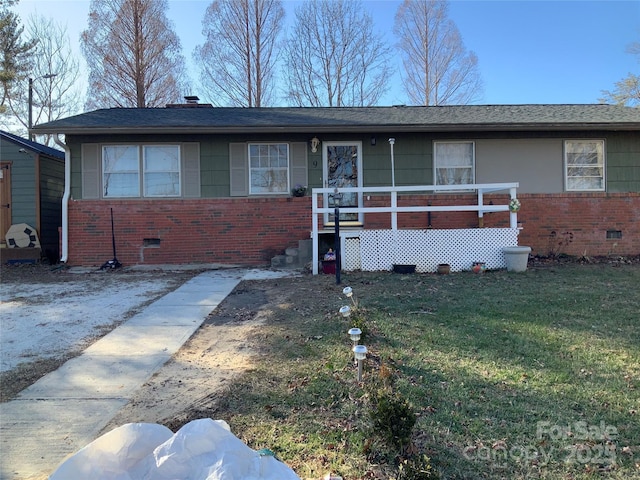 view of front of house with a front yard