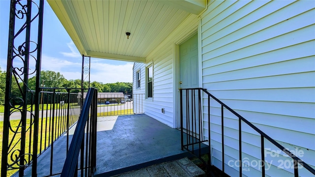 balcony with a porch