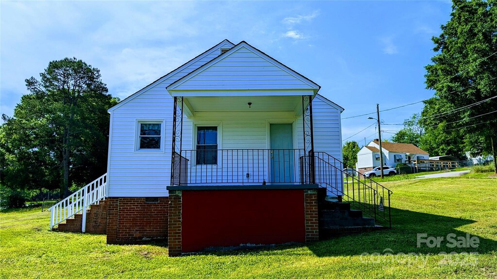 556 6th St, Chester, SC 29706 - photo 1