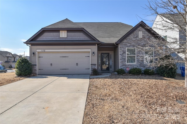 view of front facade with a garage