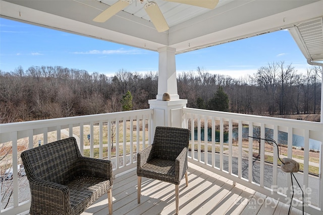 deck with ceiling fan