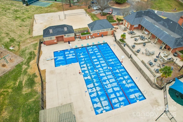 view of swimming pool