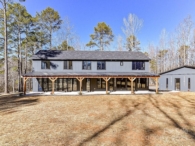 view of front of house featuring a patio