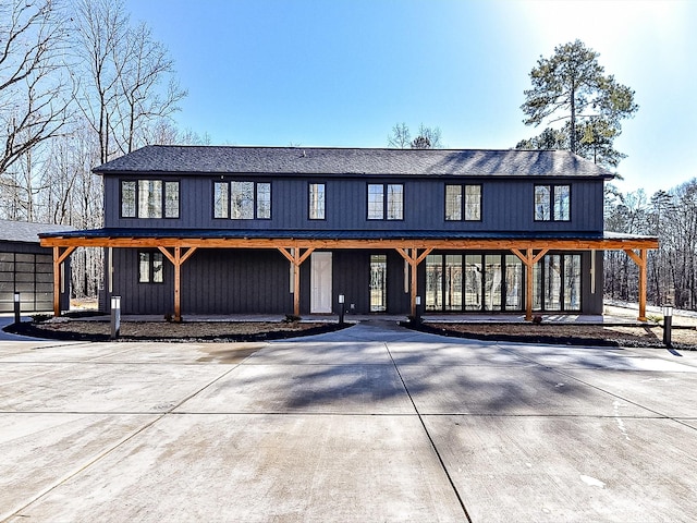 view of modern farmhouse