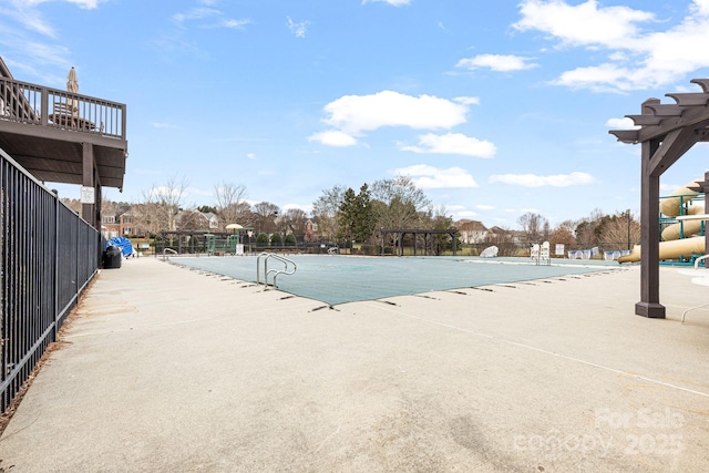 view of swimming pool