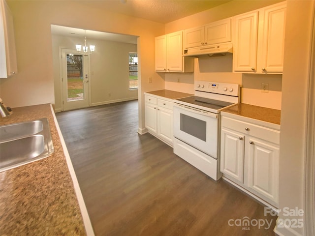 kitchen featuring sink, dark hardwood / wood-style floors, white electric range oven, white cabinets, and decorative light fixtures