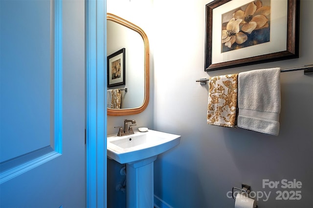 bathroom featuring sink