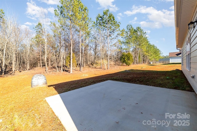 view of yard with a patio area