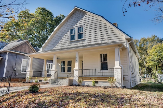 view of front of property featuring covered porch