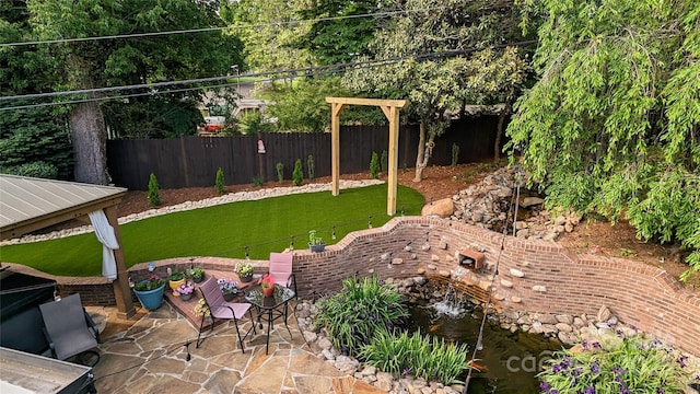 view of yard featuring a patio area