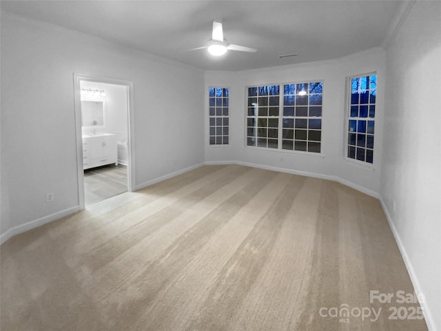 unfurnished room featuring light hardwood / wood-style flooring and ceiling fan