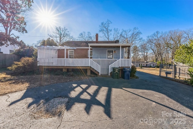 view of front of property with covered porch