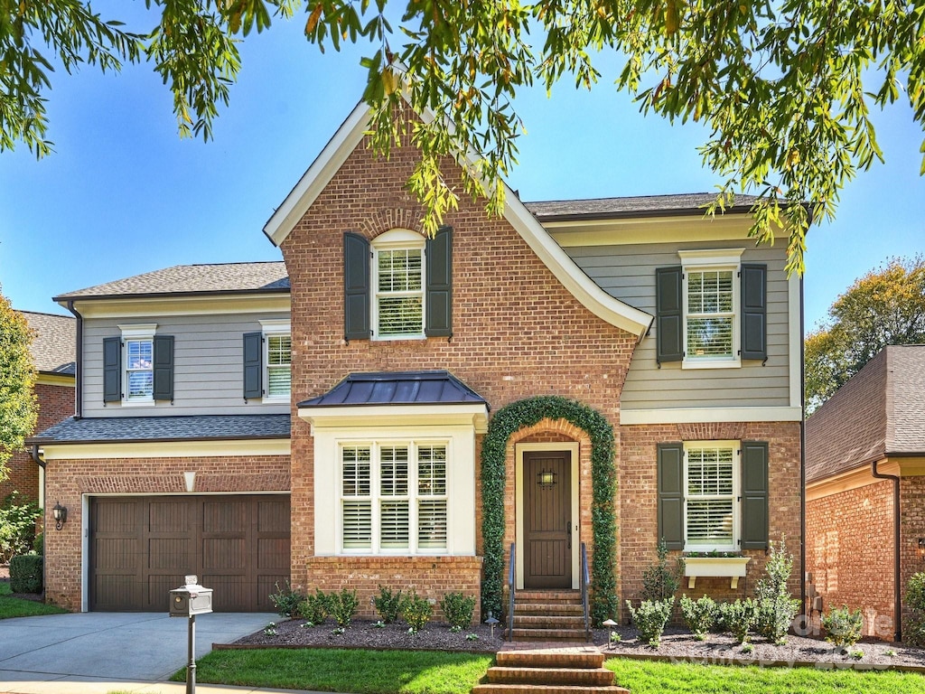 view of front facade featuring a garage