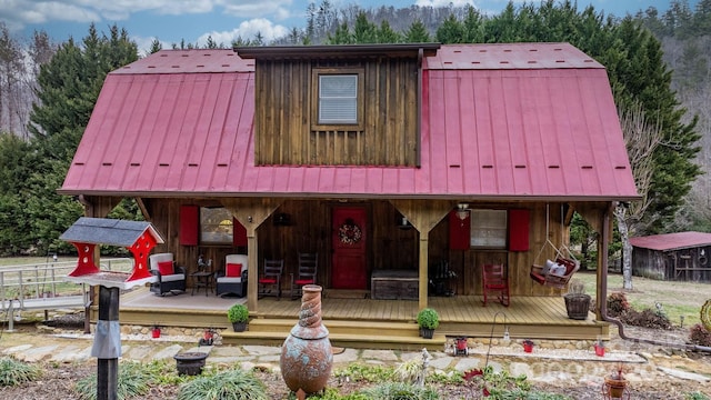 view of front of property featuring a deck