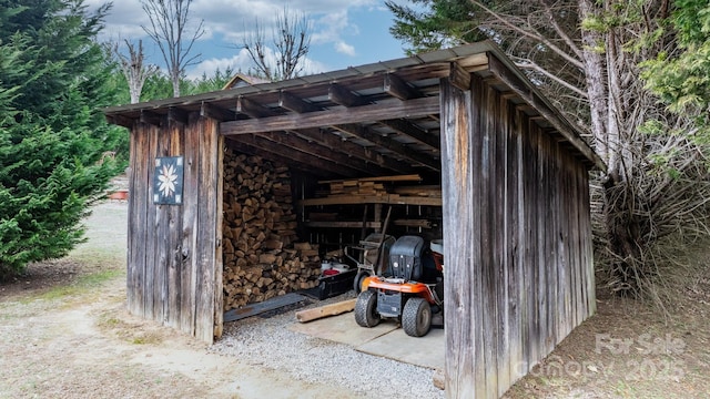 view of outbuilding