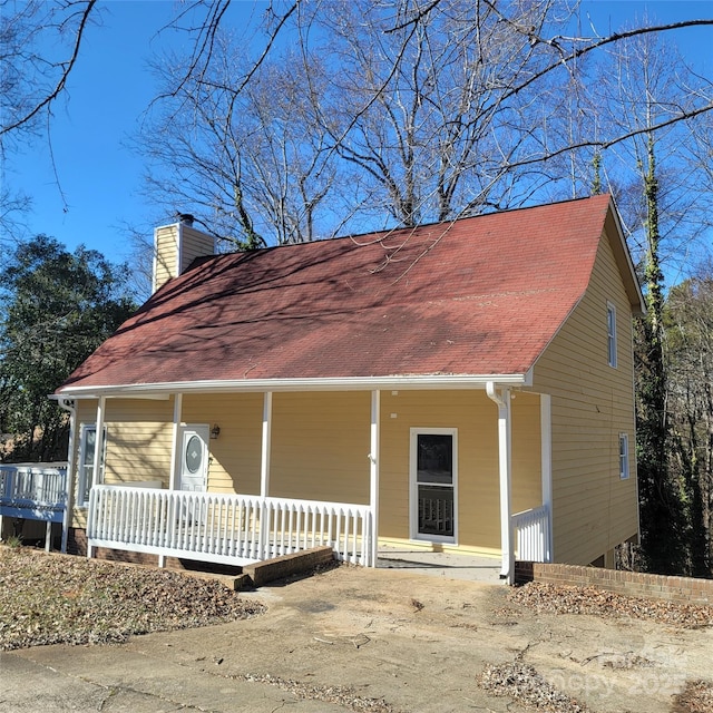 view of front of home featuring covered porch