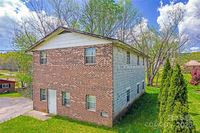 exterior space featuring a yard