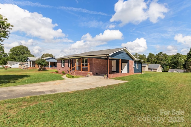 2525 Oxford Cir, Lancaster, SC 29720 - view of front facade with a front lawn