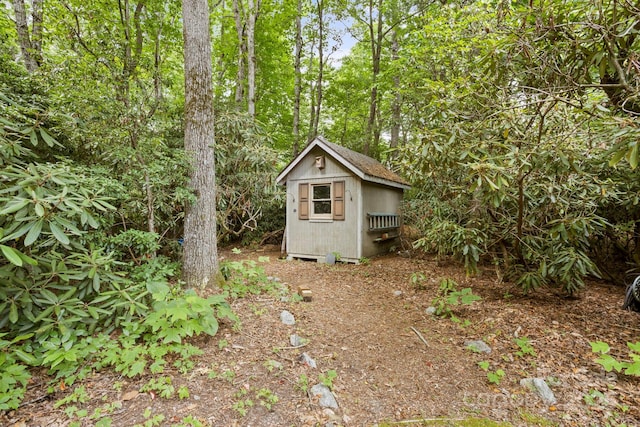 view of outdoor structure