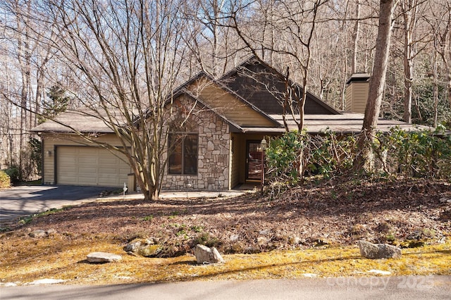 view of front of property featuring a garage