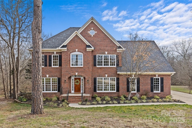 view of front of house with a front yard