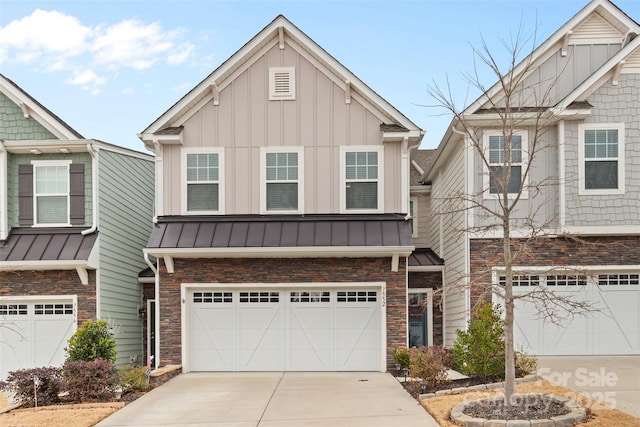 view of front of home with a garage