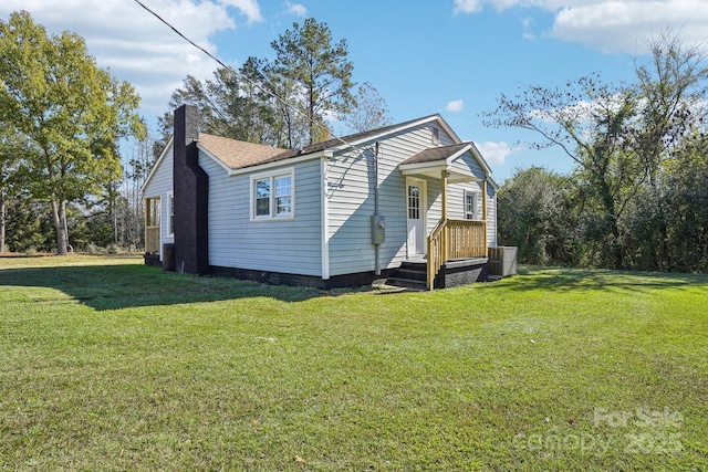 exterior space featuring a front lawn