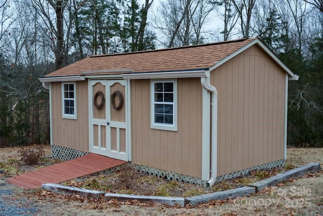 view of outbuilding