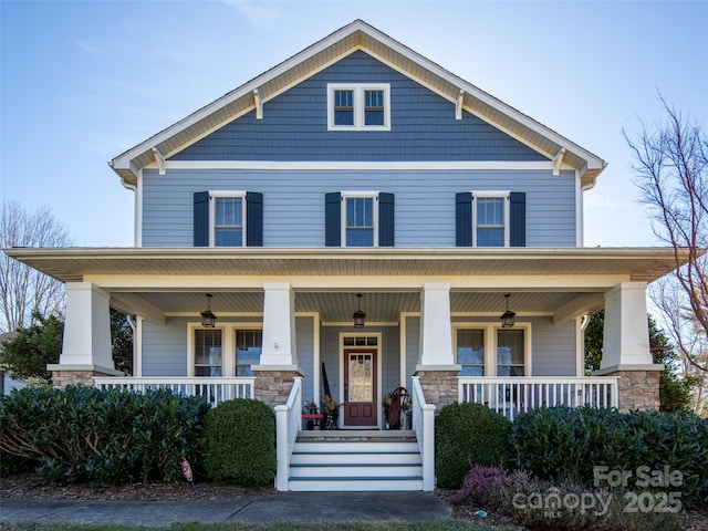 view of front of property featuring a porch