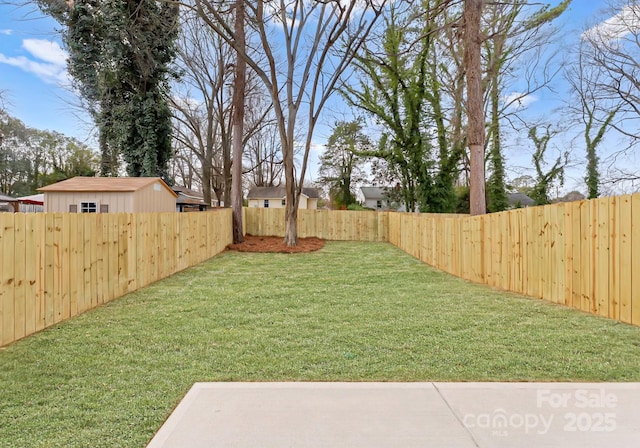 view of yard with a patio