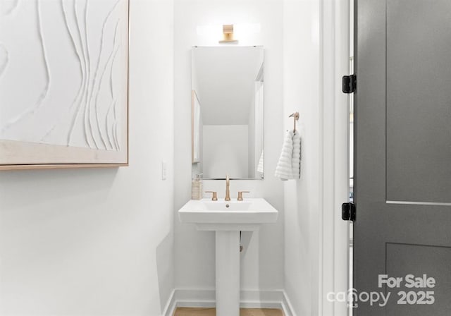 bathroom with baseboards