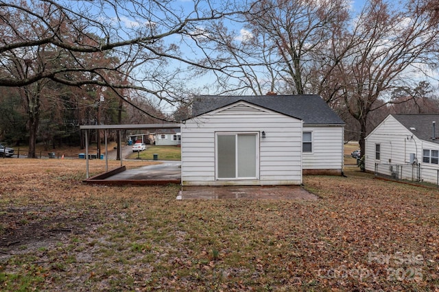 view of outbuilding