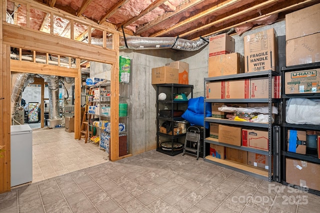 storage area featuring washer / clothes dryer