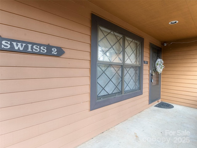 view of entrance to property