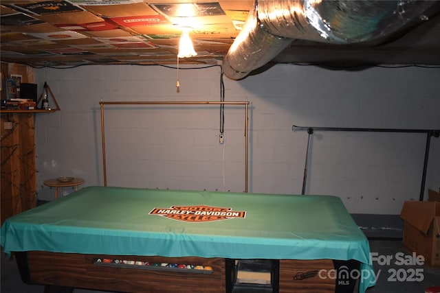 basement featuring billiards