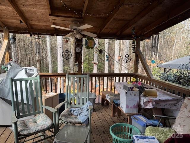 deck with ceiling fan