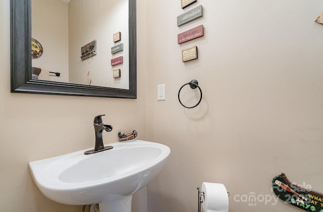 bathroom with sink