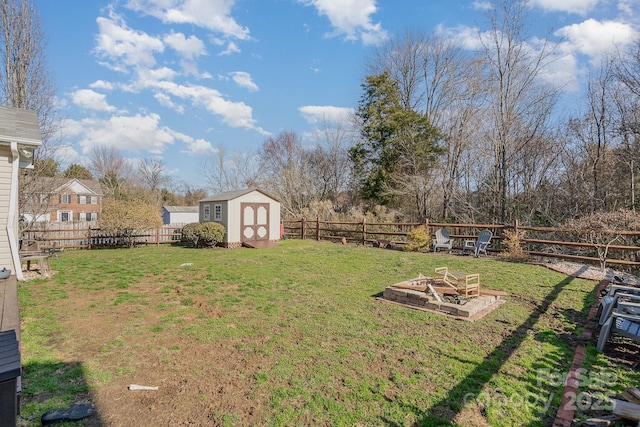 view of yard with a storage unit