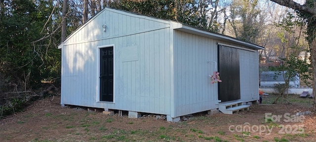 view of outdoor structure with an outdoor structure