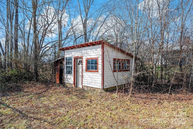 view of outbuilding