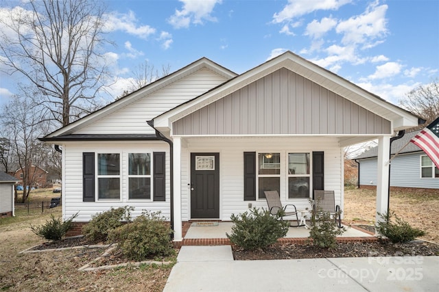 view of front of house featuring covered porch