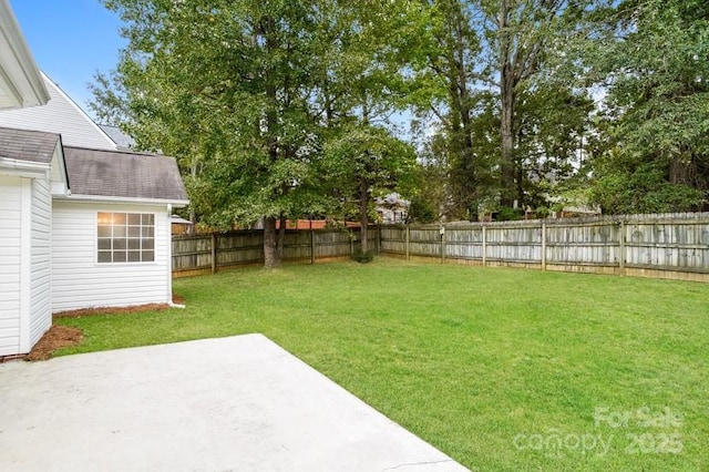 view of yard with a patio